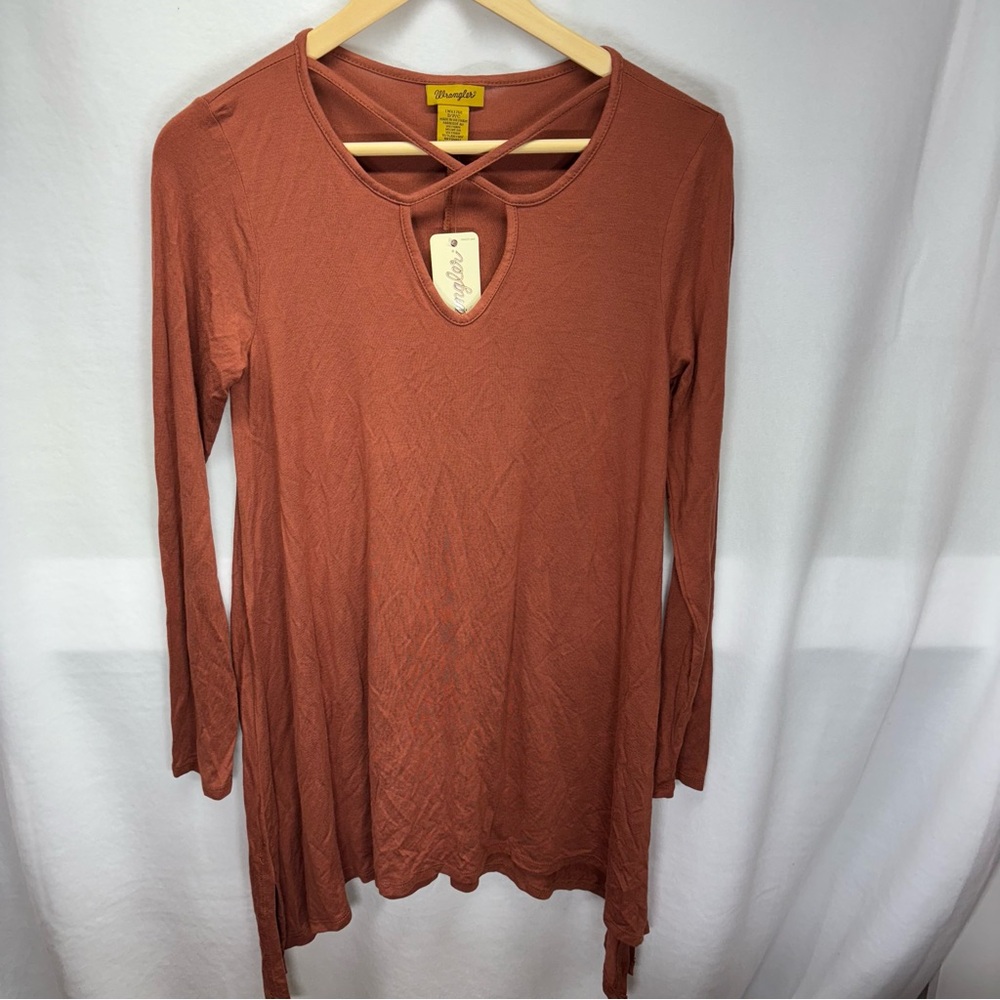 Wrangler Women's Long Sleeve Crisscross‎ Keyhole Tunic Top Rust S